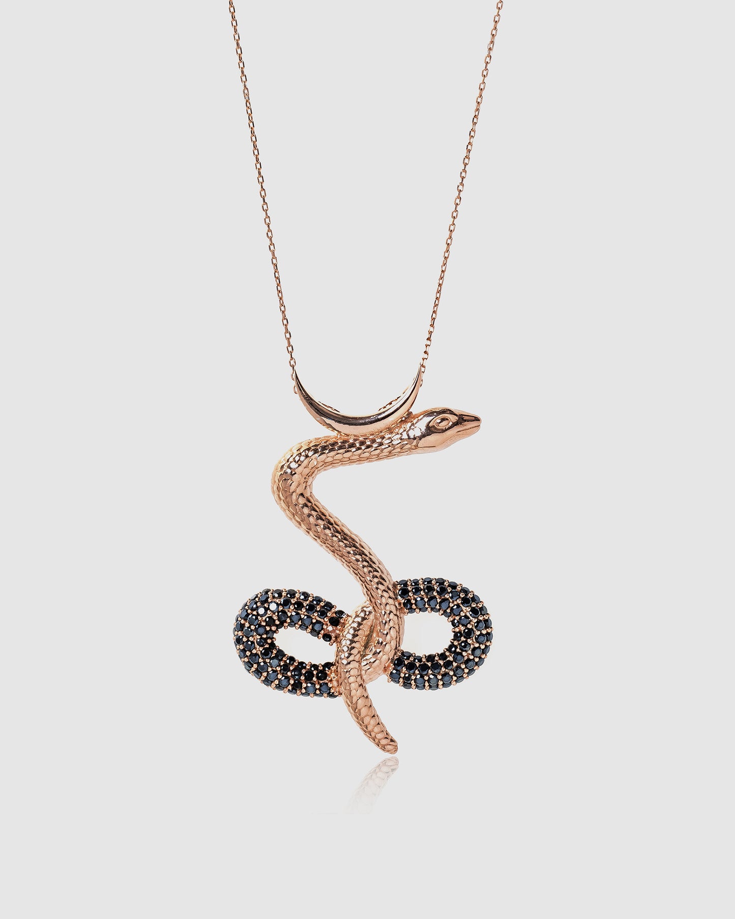 925 Ayar Gümüş Tanrıça Lilith Kolye – Beyaz Zirkon Taşlı, El Yapımı, Mitolojik Tasarım